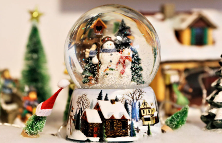 Житель Нюрнберга собрал рекордную коллекцию снежных шаров