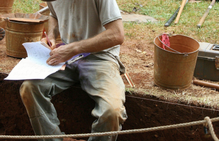 Венгерские археологи вскрыли древнеримский саркофаг, запечатанный 1700 лет назад