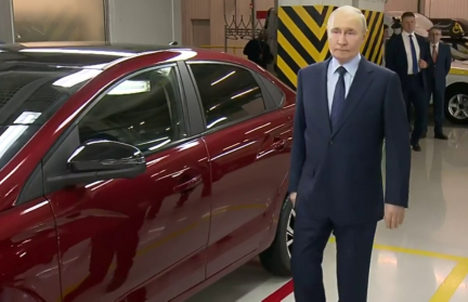 Путину на АвтоВАЗе продемонстрировали новые предсерийные модели