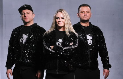 «Зазвездились». Татьяна Буланова перестала сотрудничать с нашумевшими «энергосберегающими» танцорами