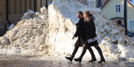 МЧС призывает белорусов проявить особую осторожность на дорогах из-за гололедицы