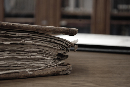 В Национальном архивном фонде хранится 14 миллионов документов. Что обычно ищут и какие уникальные документы есть в архивах